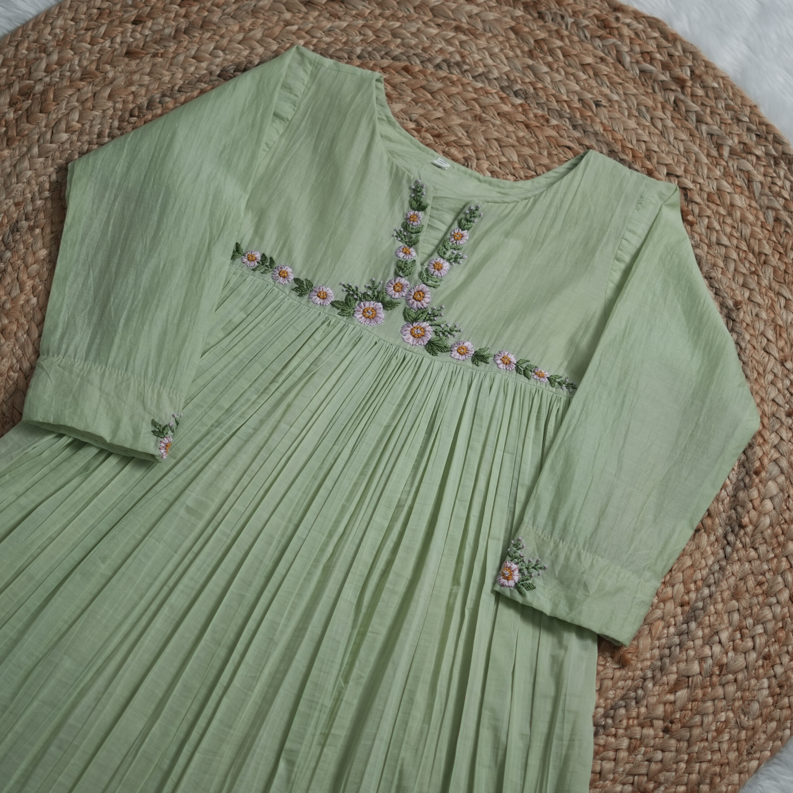 hand embroidered chanderi kurthi hc001 hand embroidered chanderi kurthi hc001